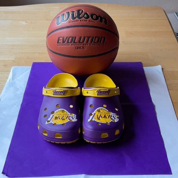 🏀 CROCS NBA™️ LOS ANGELES LAKERS CLASSIC CLOGS 🏀 - Picture 11 of 16
